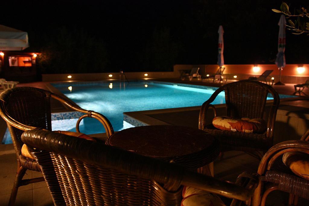 Hotel Carmen Krnica Buitenkant foto